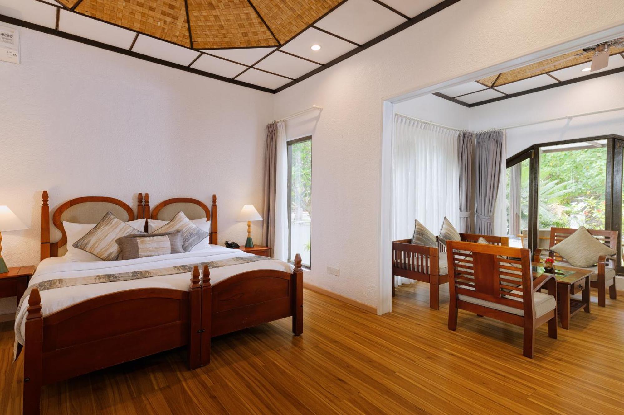 Deluxe Beachfront Room